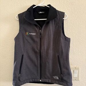 The North Face women’s vest size medium in gray